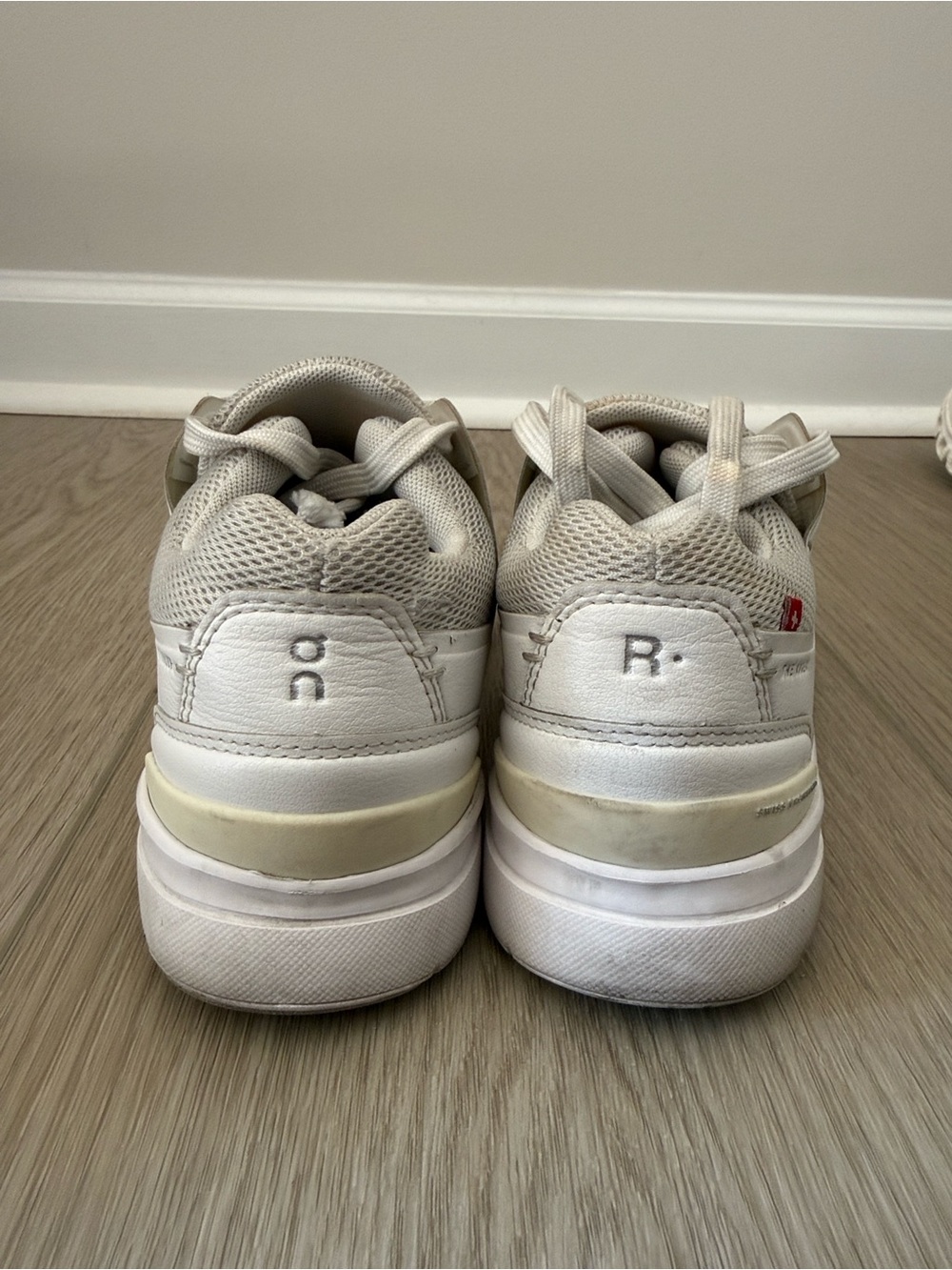 On Cloud Versa and The Roger Bundle - Women’s Size 6 - Picture 12 of 16